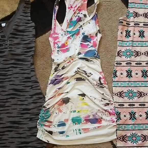 3 assorted stretchy bodycon dresses - Picture 3 of 4